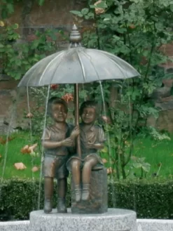 Bronzefigur Schirmpärchen Midi Mit Bronzesockel (Art.Nr. 88486)