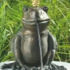 Bronzefigur Froschkönig Teodor (Art.Nr. 88495)